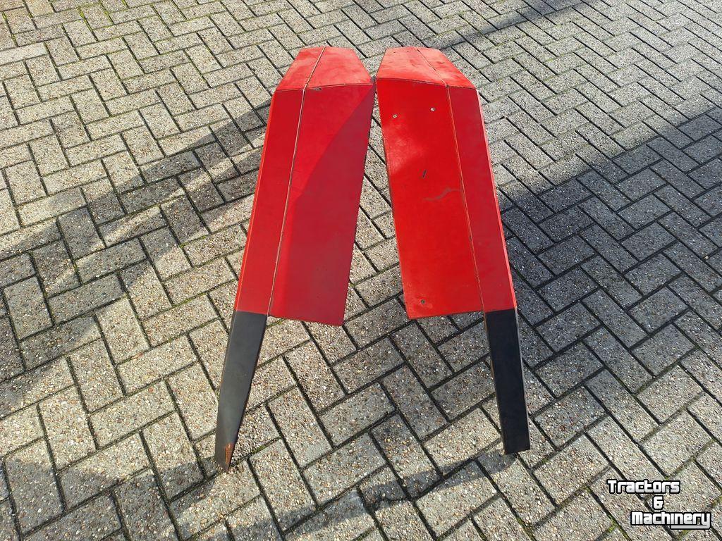 Diverse used spare-parts Massey Ferguson SPATBORDEN MF 3000-SERIE