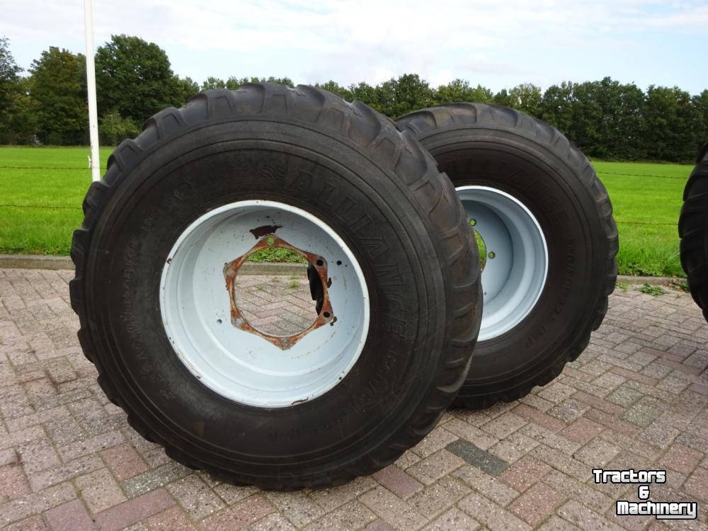 Wheels, Tyres, Rims & Dual spacers Alliance Set gazonbanden op velgen