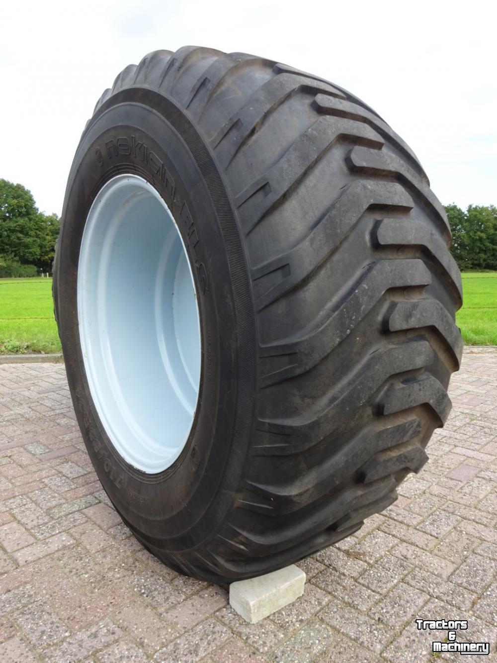 Wheels, Tyres, Rims & Dual spacers Alliance Set gazonbanden op velgen