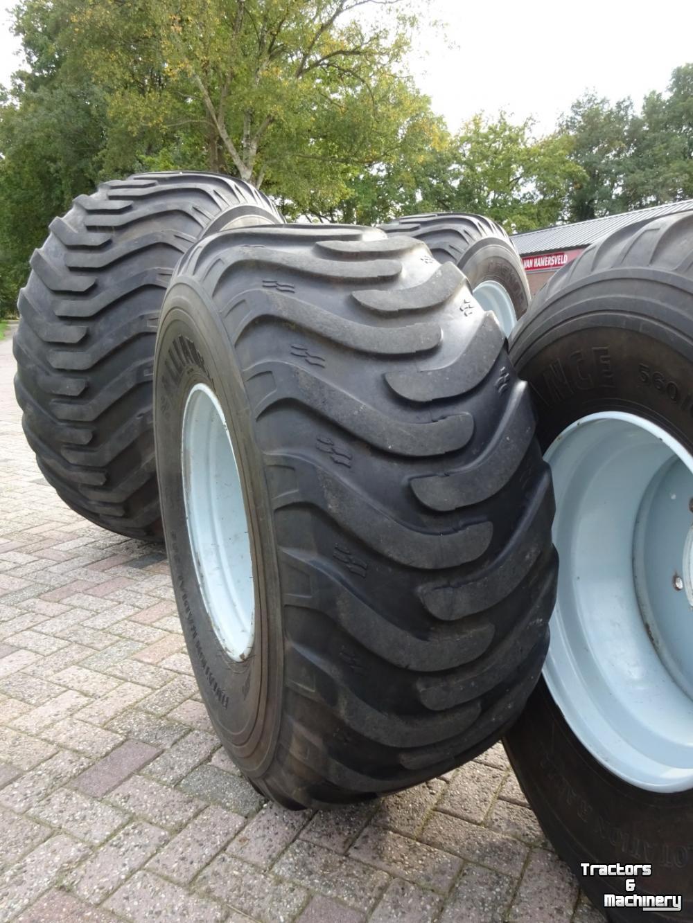 Wheels, Tyres, Rims & Dual spacers Alliance Set gazonbanden op velgen