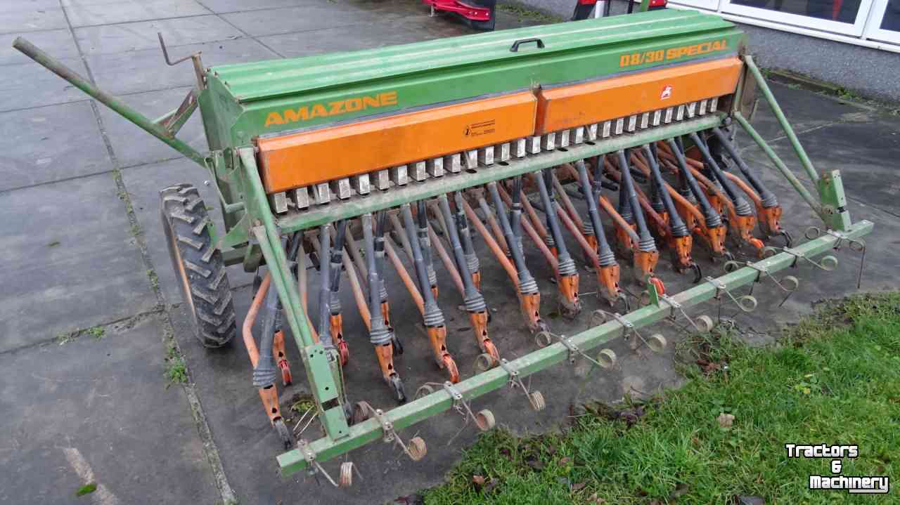 Seed drill Amazone D8-30 Special