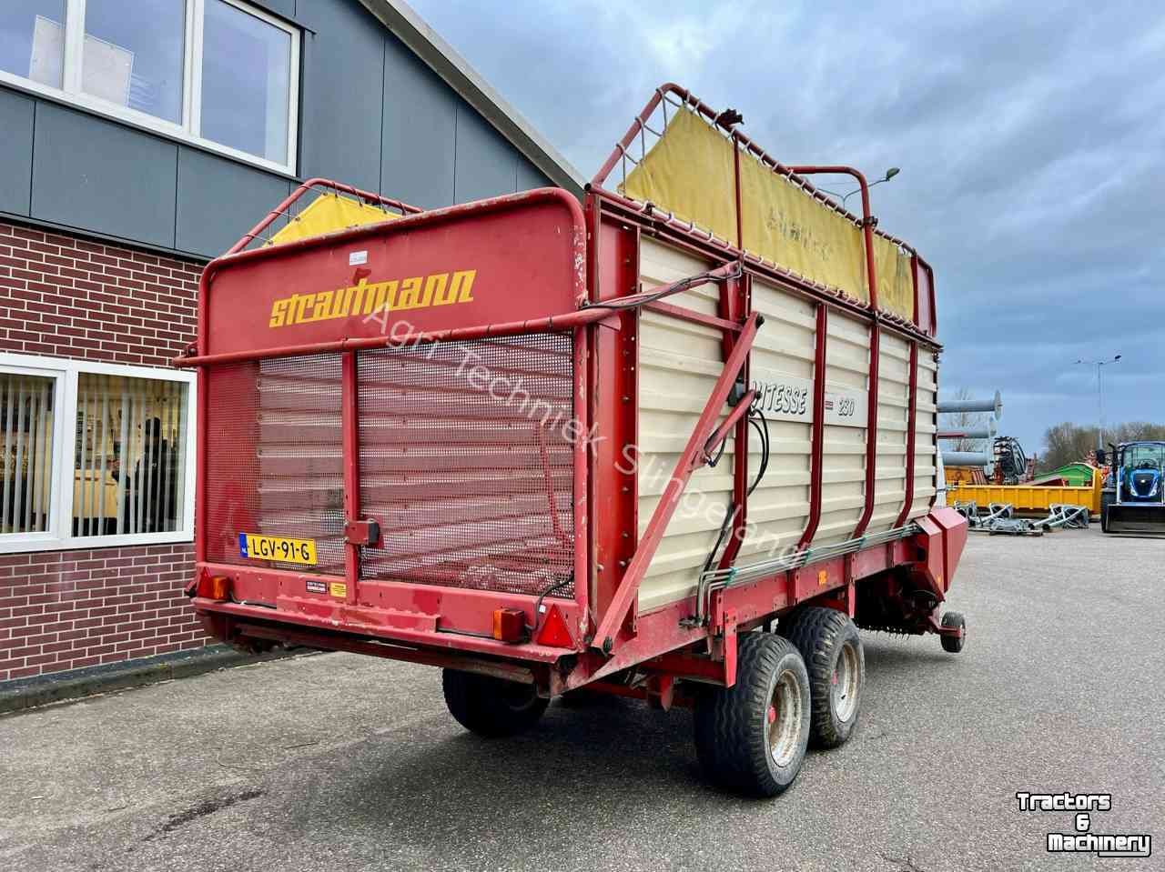 Self-loading wagon Strautmann Vitesse 230 opraapwagen