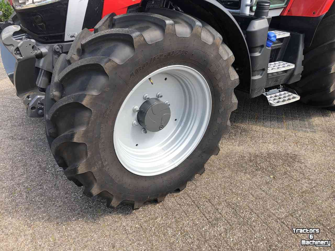 Tractors Massey Ferguson 5S 135 Dyna6 Efficient