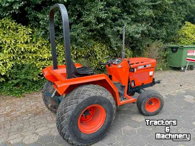 Small-track Tractors Kubota B 8200