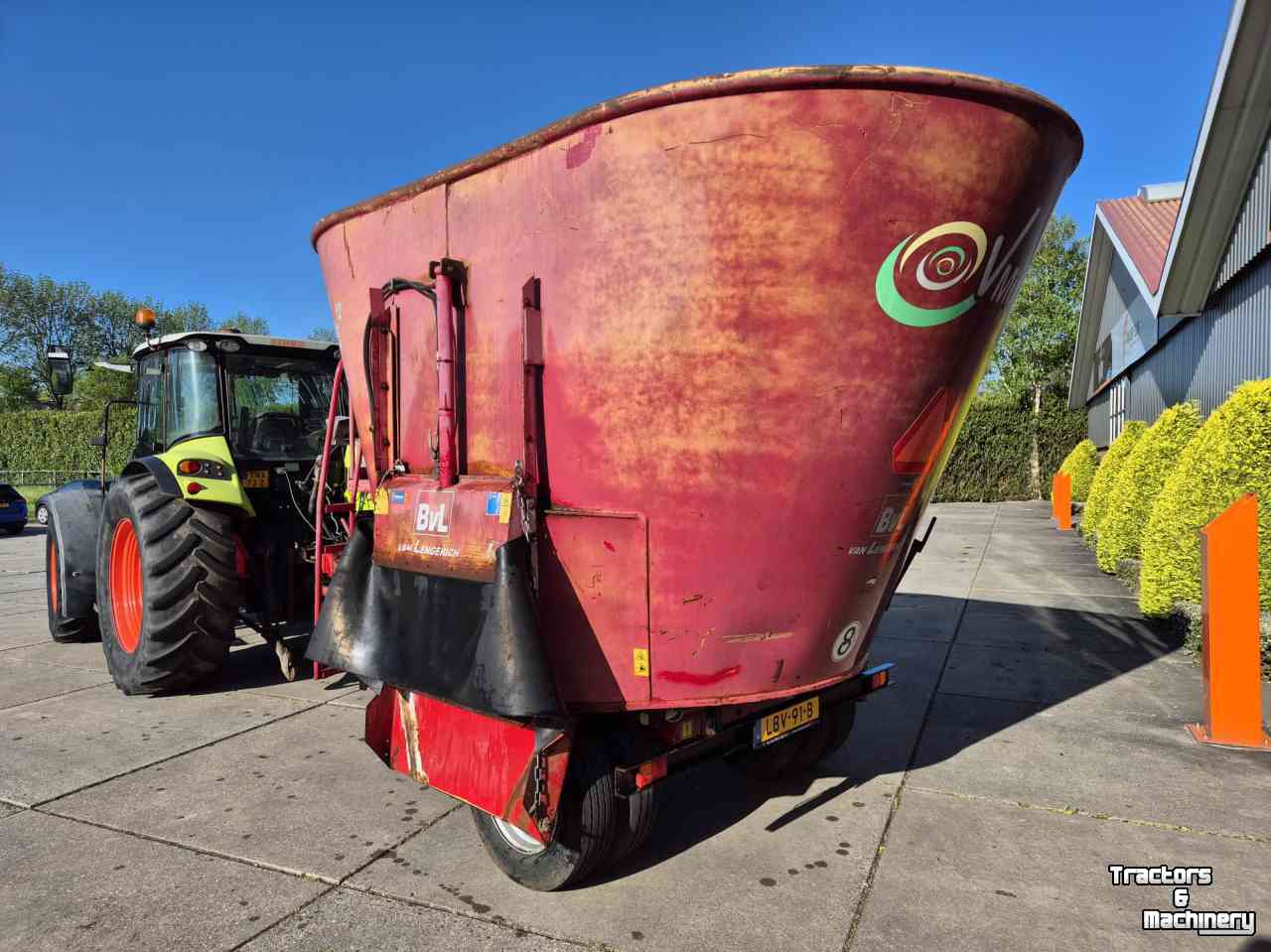 Vertical feed mixer BVL V-Mix 12 Plus voermengwagen