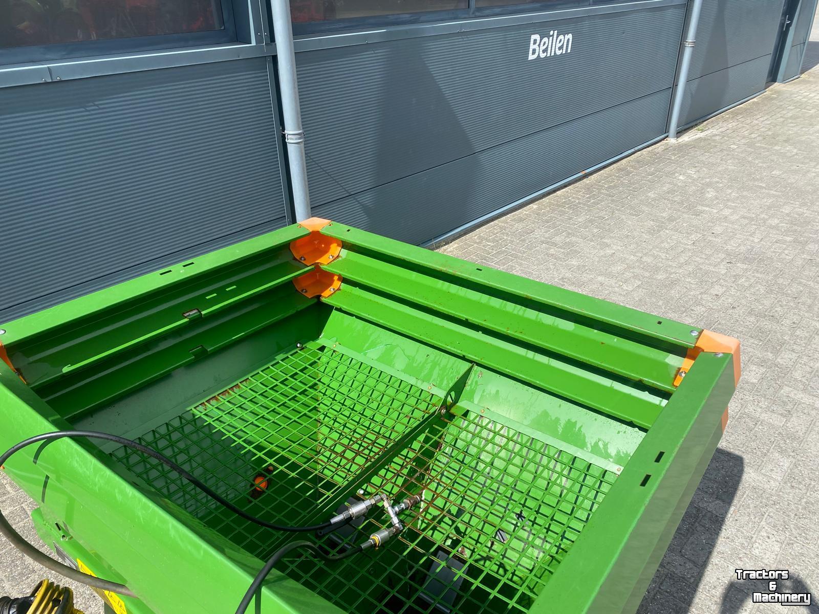 Fertilizer spreader Amazone ZA-X 602