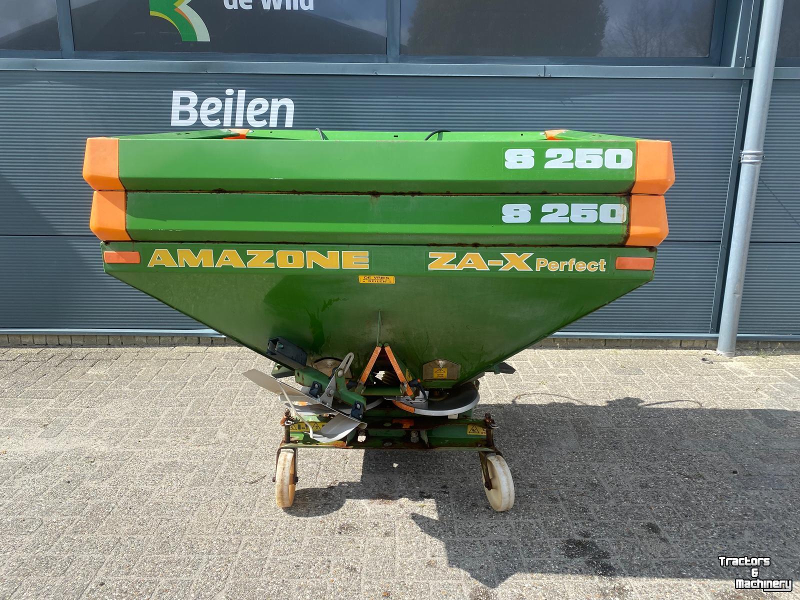 Fertilizer spreader Amazone ZA-X 602