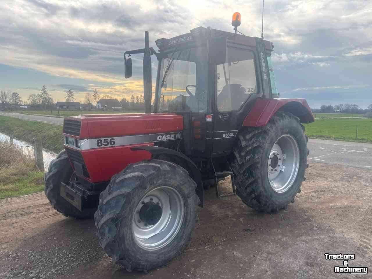 Tractor  case international 856xl