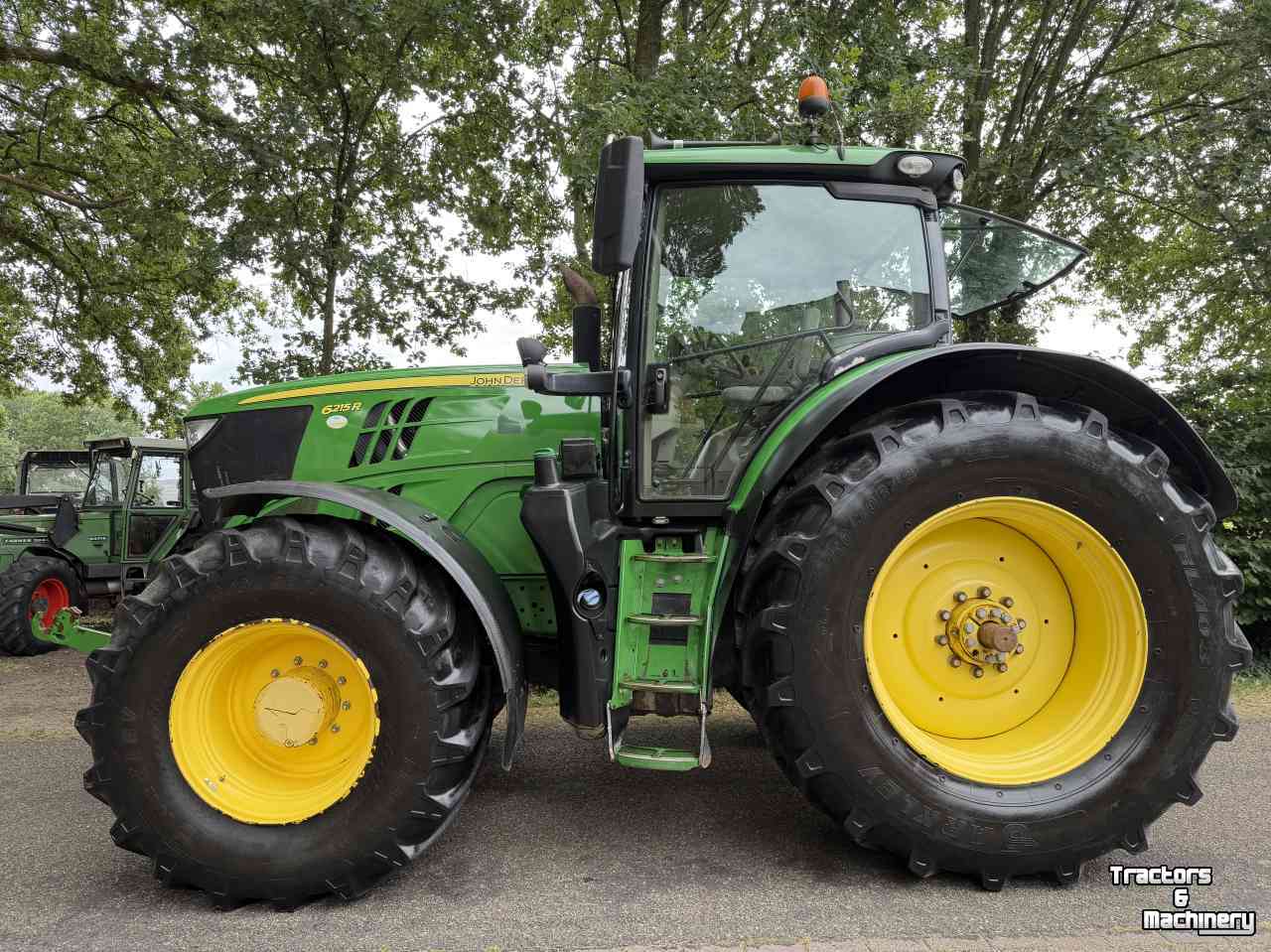 Tractor John Deere 6215R