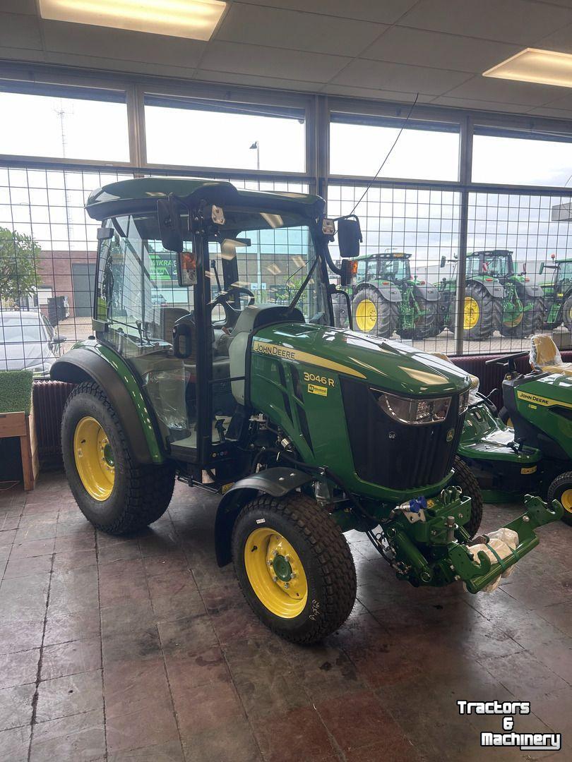 Small-track Tractor John Deere 3046R