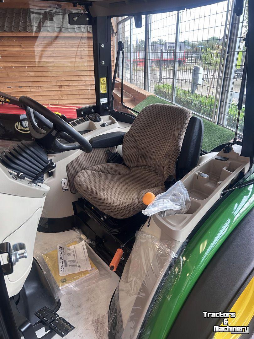 Small-track Tractor John Deere 3046R