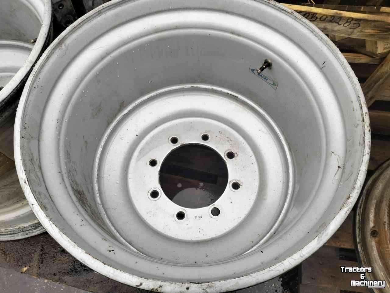 Wheels, Tyres, Rims & Dual spacers Molcon velg 24 * 26.5 ET -100 8 gaats 221/275/8