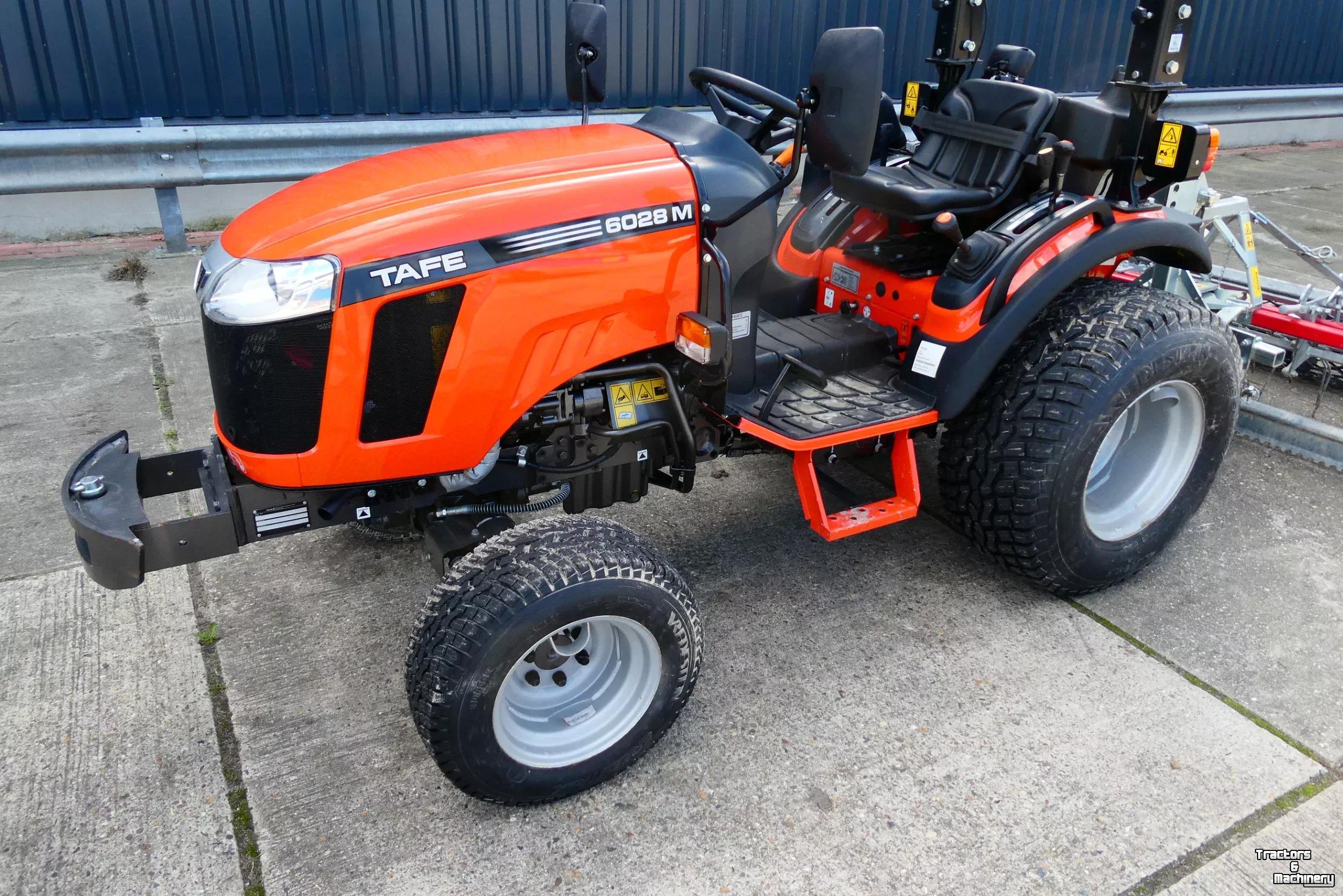 Tractor TAFE 6028M
