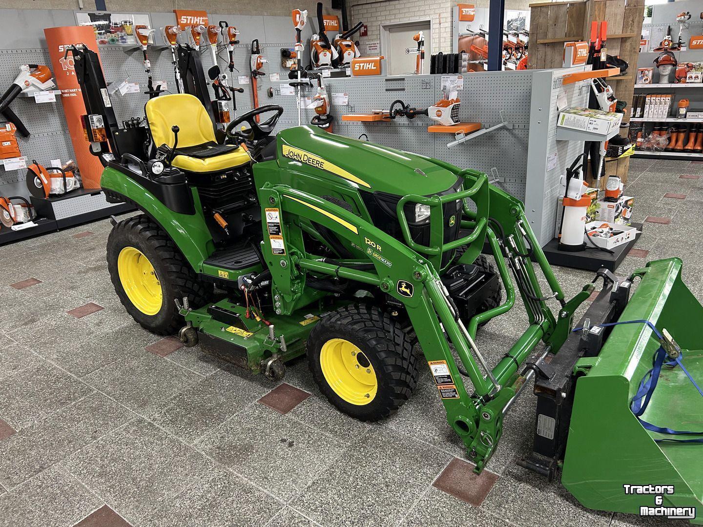 Small-track Tractor John Deere 2026R