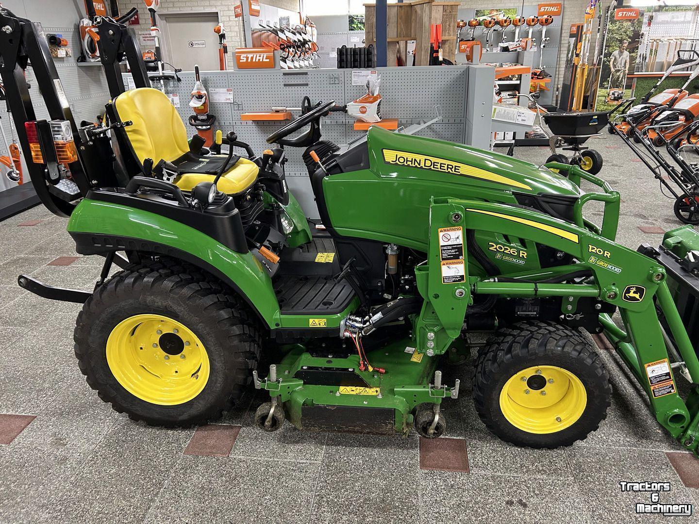 Small-track Tractor John Deere 2026R