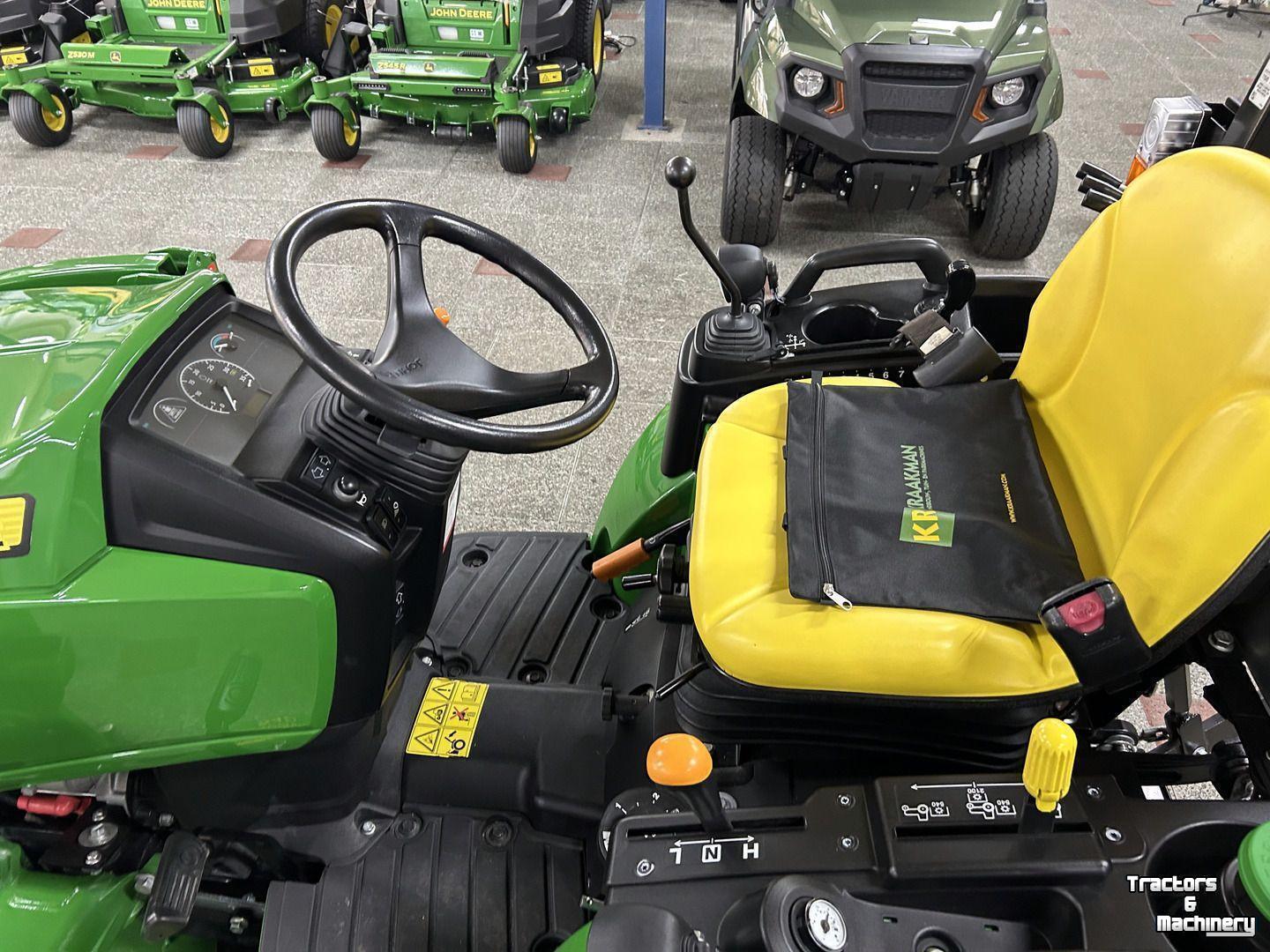 Small-track Tractor John Deere 2026R