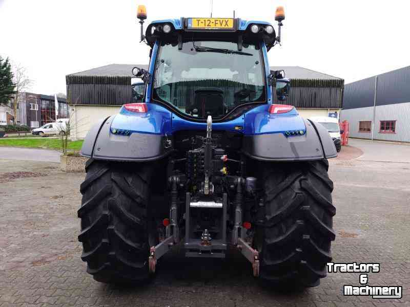 Tractors Valtra T214 Versu