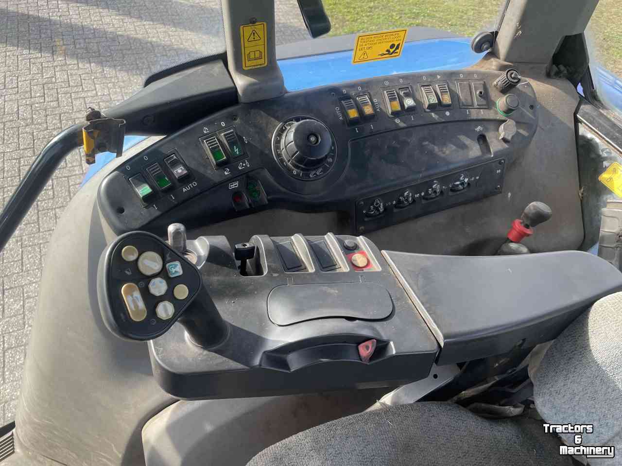 Tractor New Holland TVT 190 SISU 6 CIL.TURBO AIRCO FR.H.+FR.PTO
