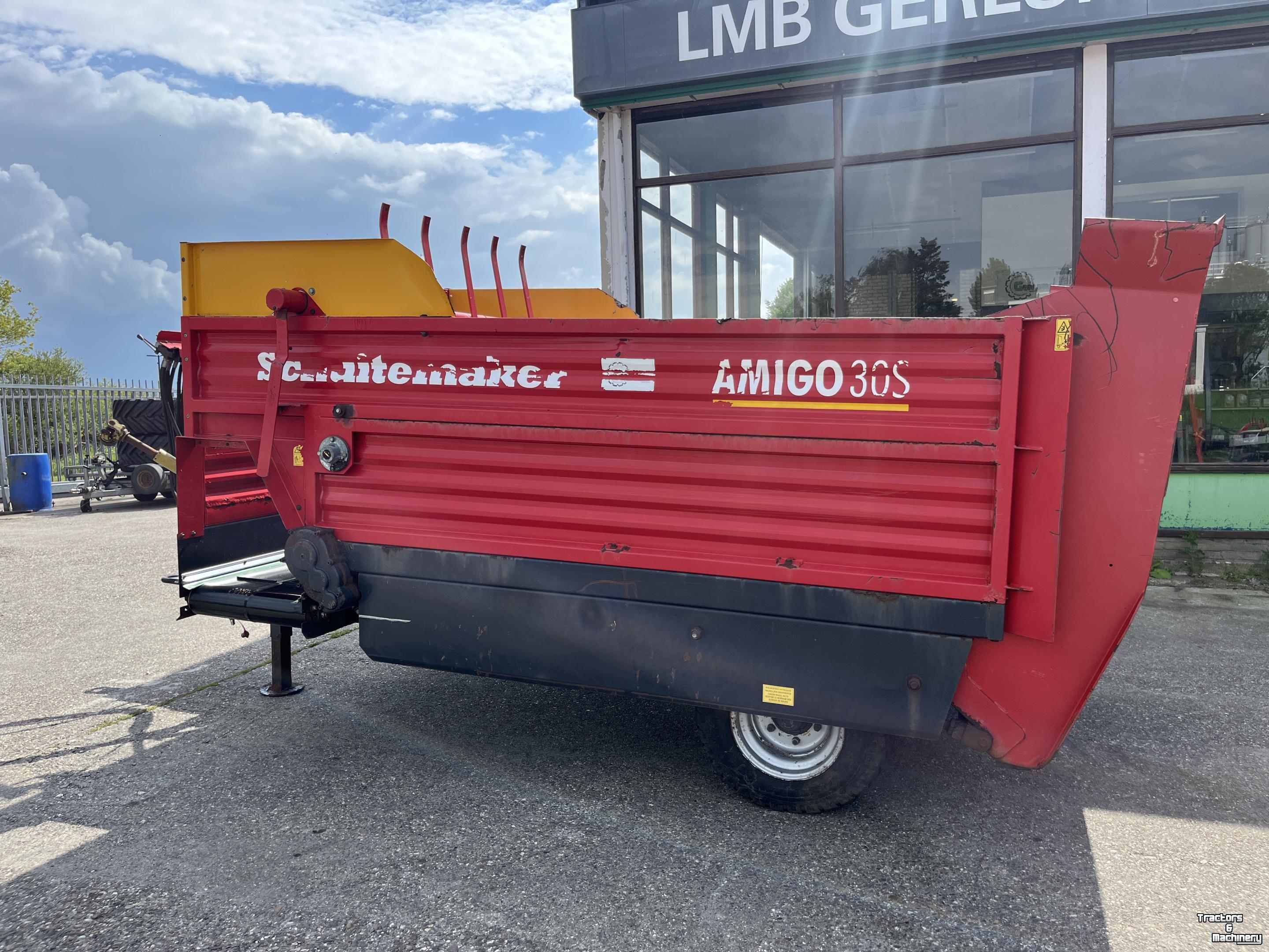 Silage-block distribution wagon Schuitemaker 30S