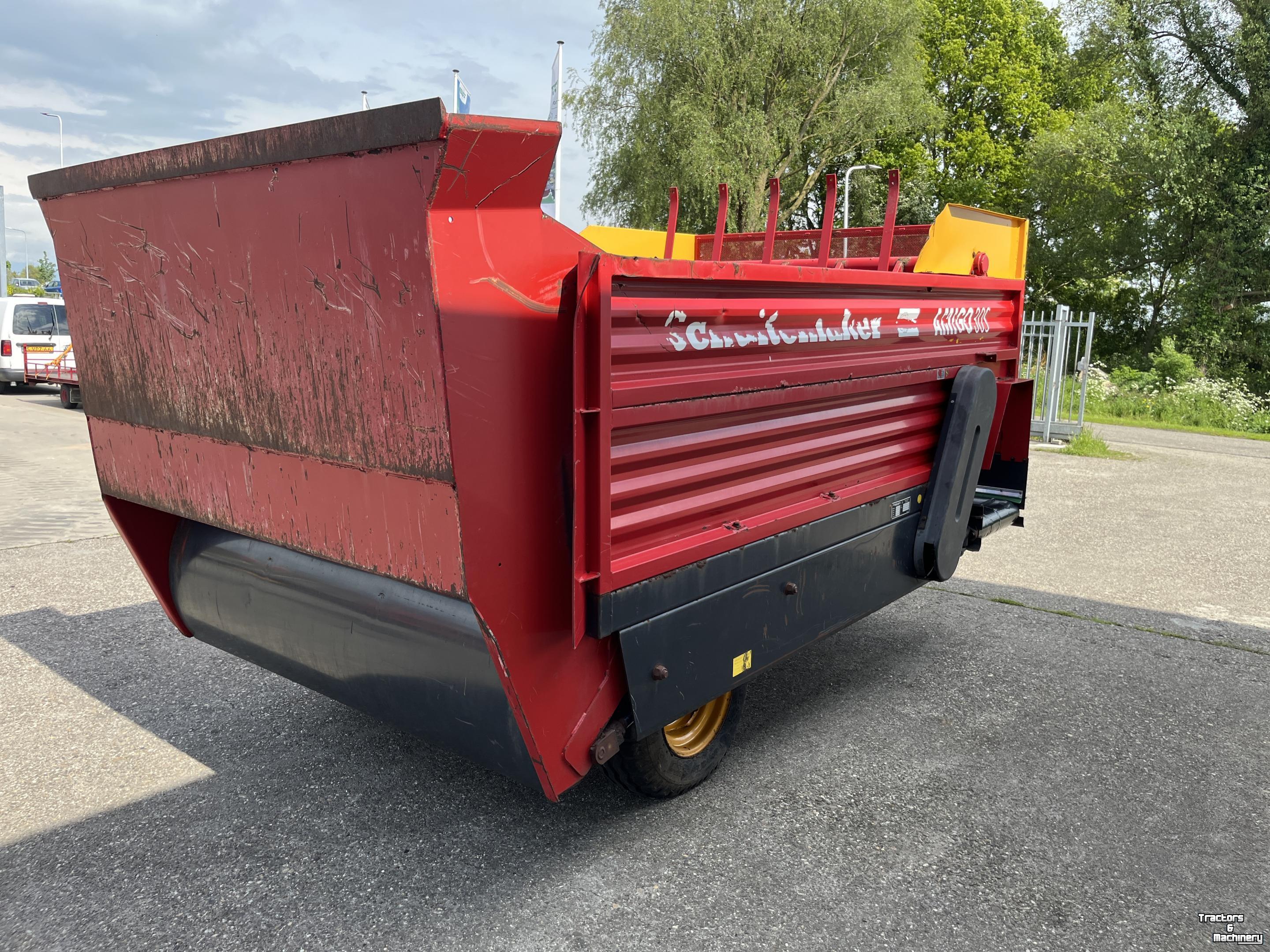 Silage-block distribution wagon Schuitemaker 30S