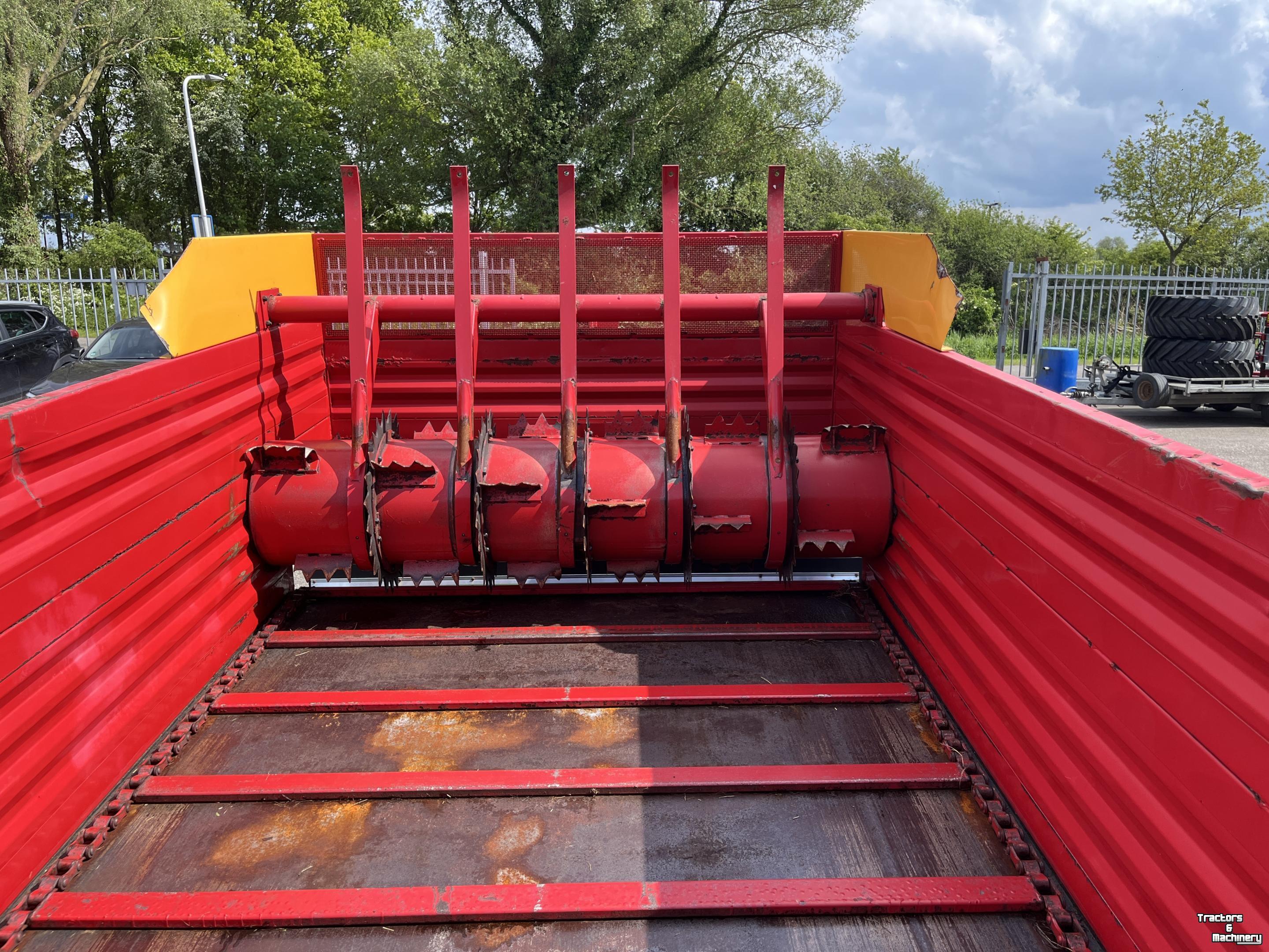 Silage-block distribution wagon Schuitemaker 30S