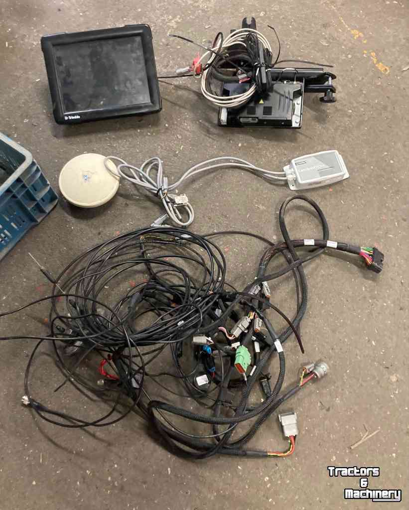 GPS steering systems and attachments Trimble AG-25 FMX Geoswitsch