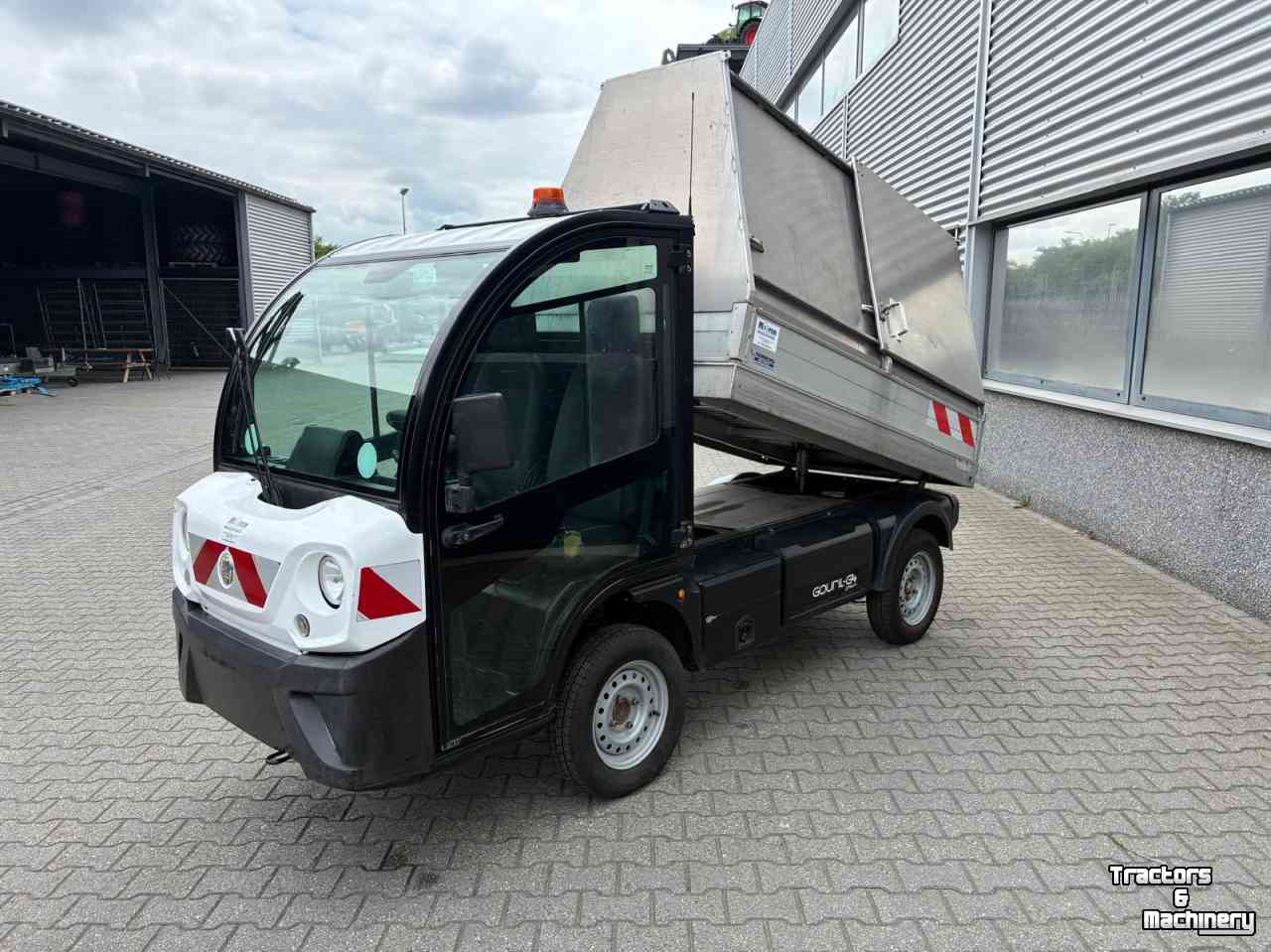 Other lawn and garden equipment and accessories Goupil G4 elektrische wagen met afval container