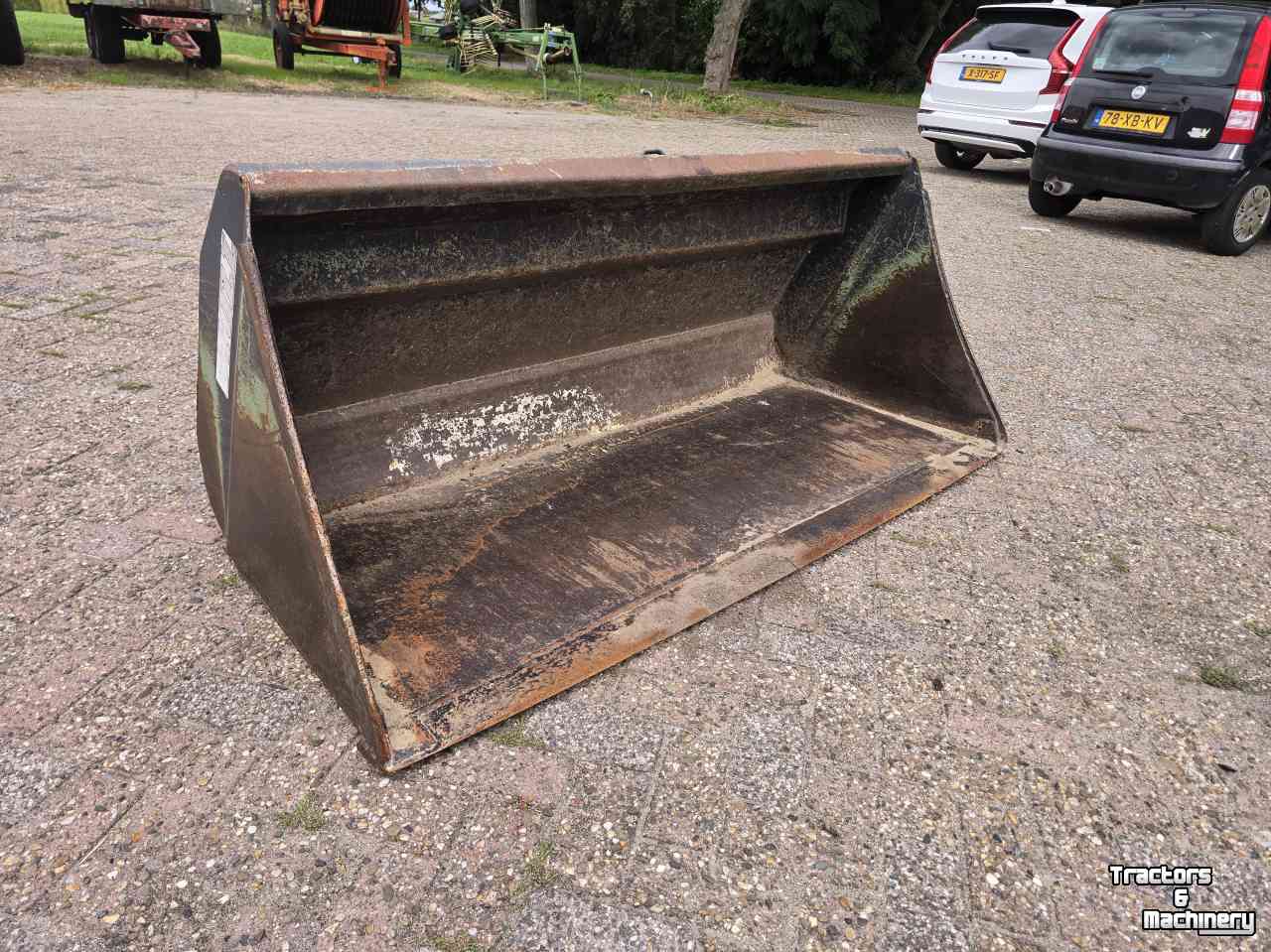 Front-end loader bucket / Front loader bucket Stoll Voorladerbak 180 cm Euro aansluiting
