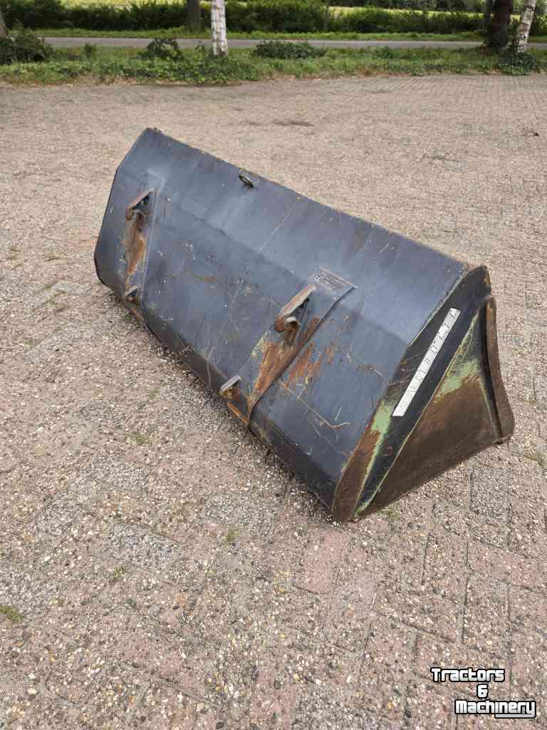 Front-end loader bucket / Front loader bucket Stoll Voorladerbak 180 cm Euro aansluiting