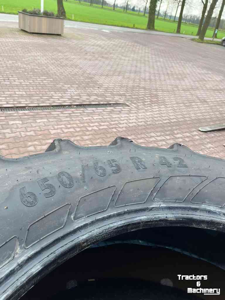 Wheels, Tyres, Rims & Dual spacers Mitas 650/65R42 en 540/65R30