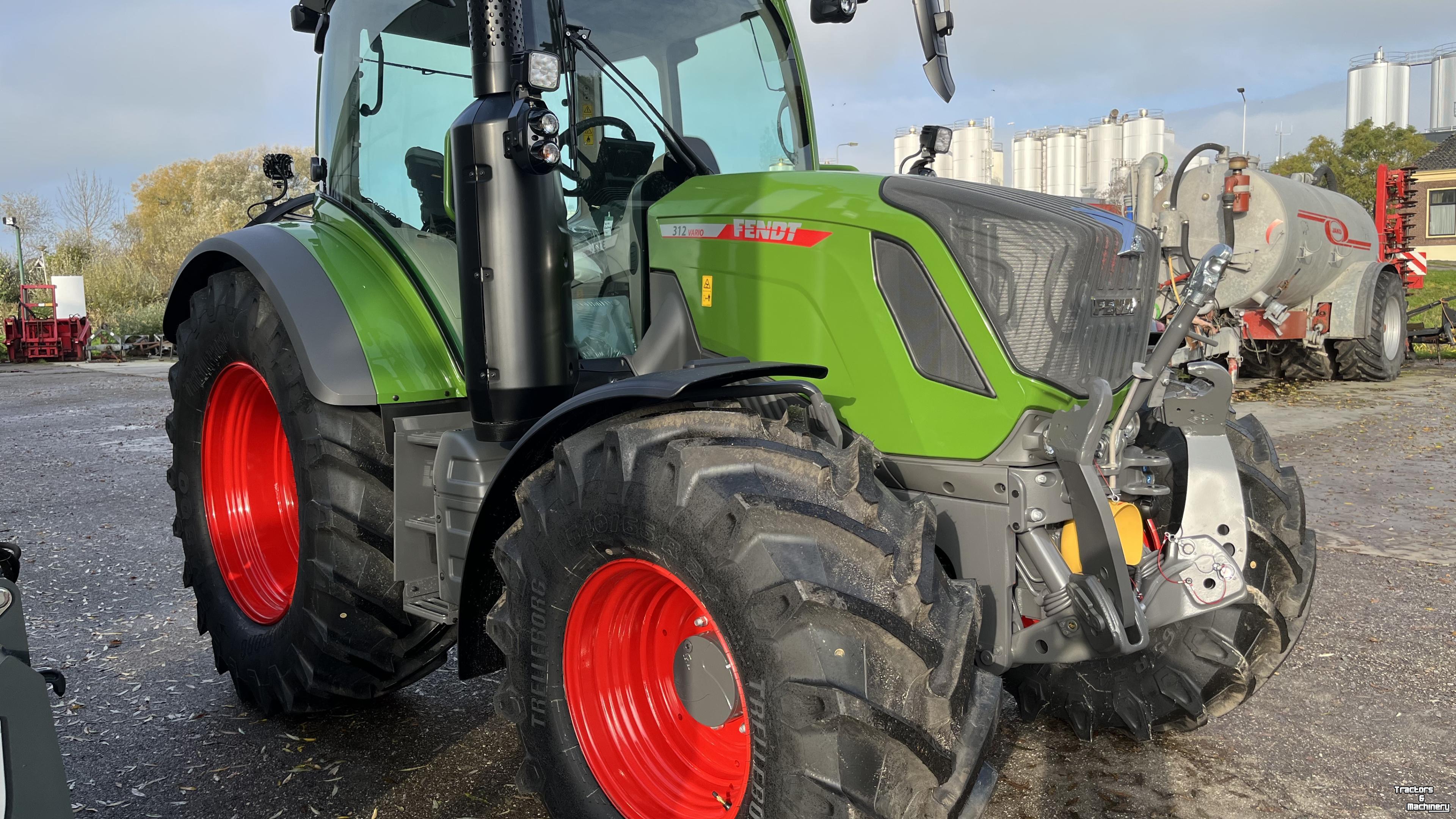 Tractor Fendt 312 one