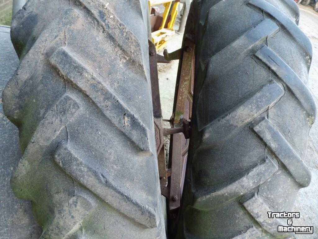 Wheels, Tyres, Rims & Dual spacers Molcon 13.6x38
