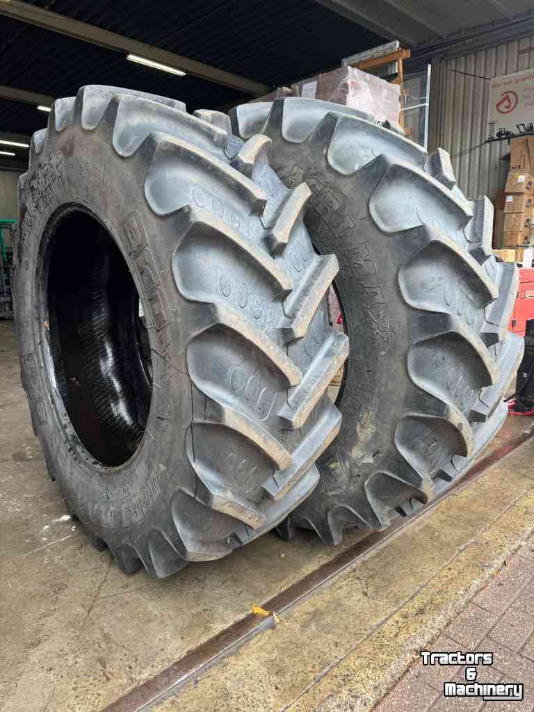 Wheels, Tyres, Rims & Dual spacers BKT 520/85R38 (20.8R38)