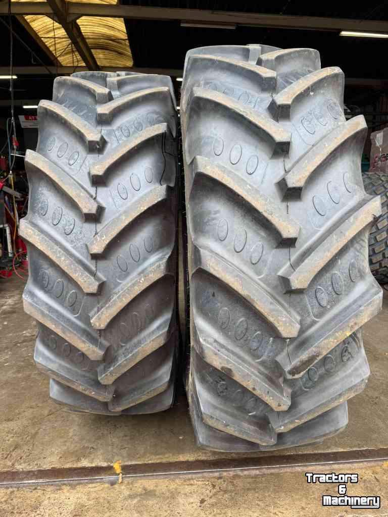 Wheels, Tyres, Rims & Dual spacers BKT 520/85R38 (20.8R38)
