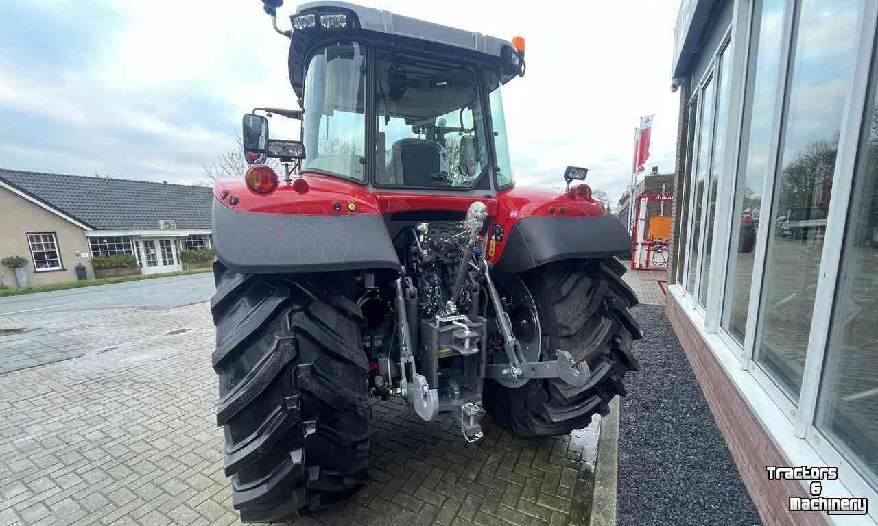 Tractors Massey Ferguson 6S155 Dyna-6 Efficient Tractor Nieuw