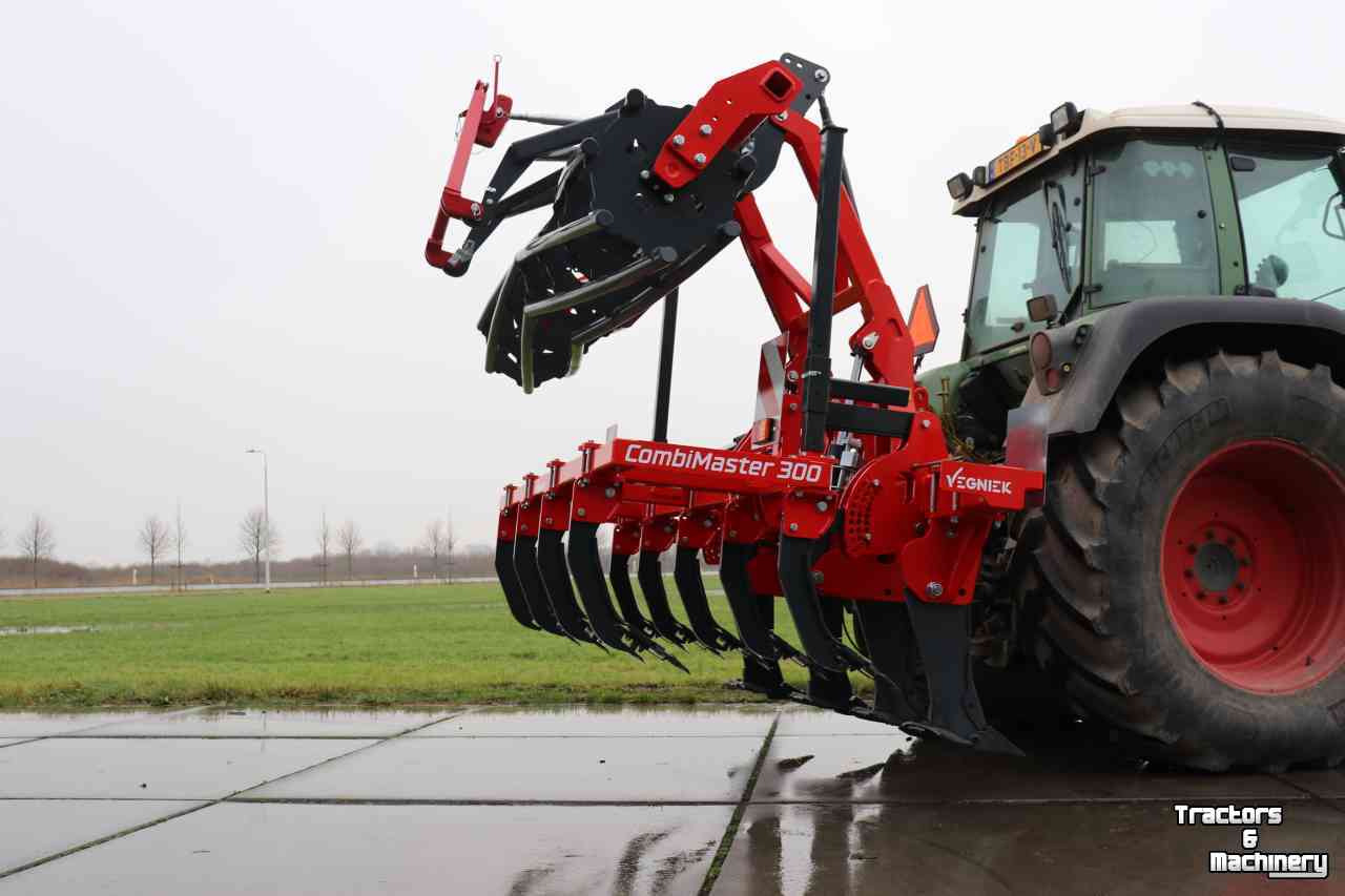Seedbed combination Vegniek CombiMaster 300 bodembeluchter, cultivator, zaaibedbereider