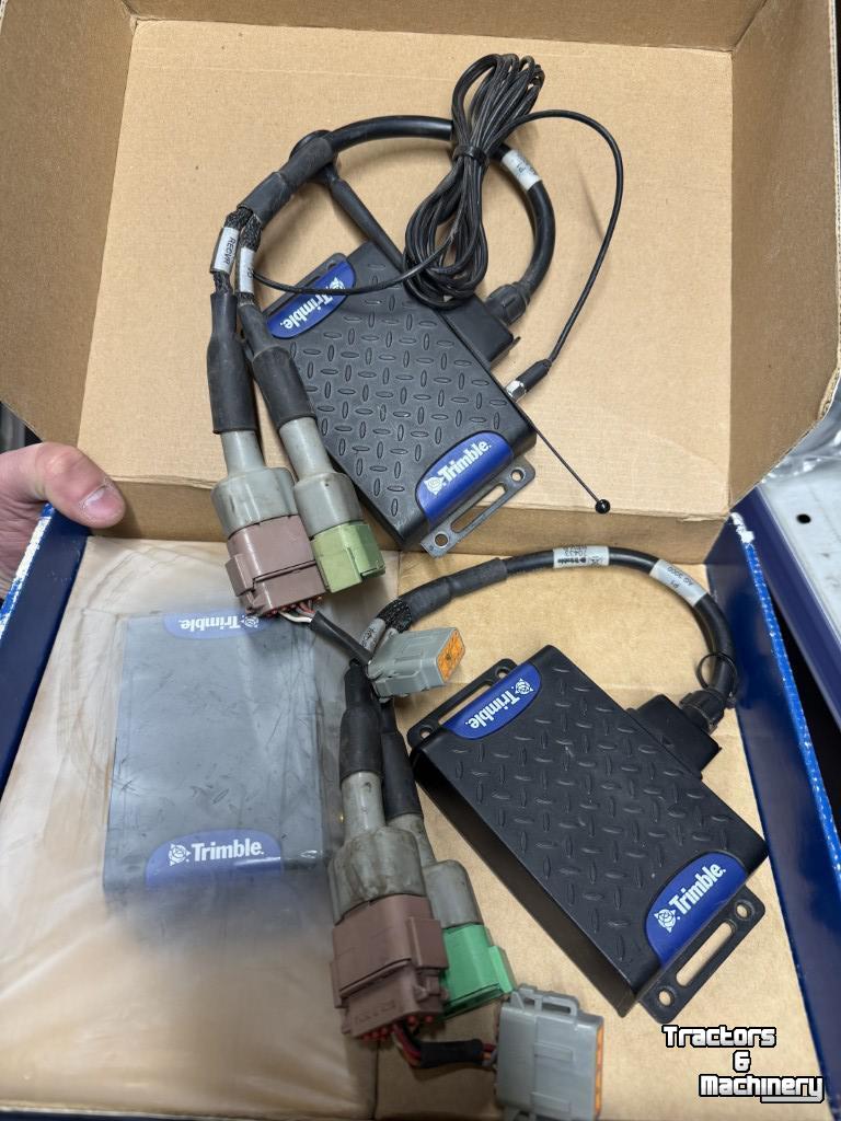 GPS steering systems and attachments Trimble Diverse Trimble GPS delen