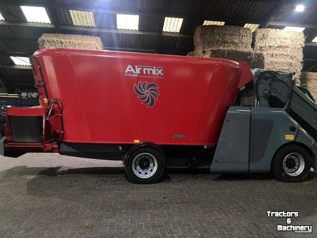 Self-propelled feed mixer Peecon Airmix SWLS 200 - 420300