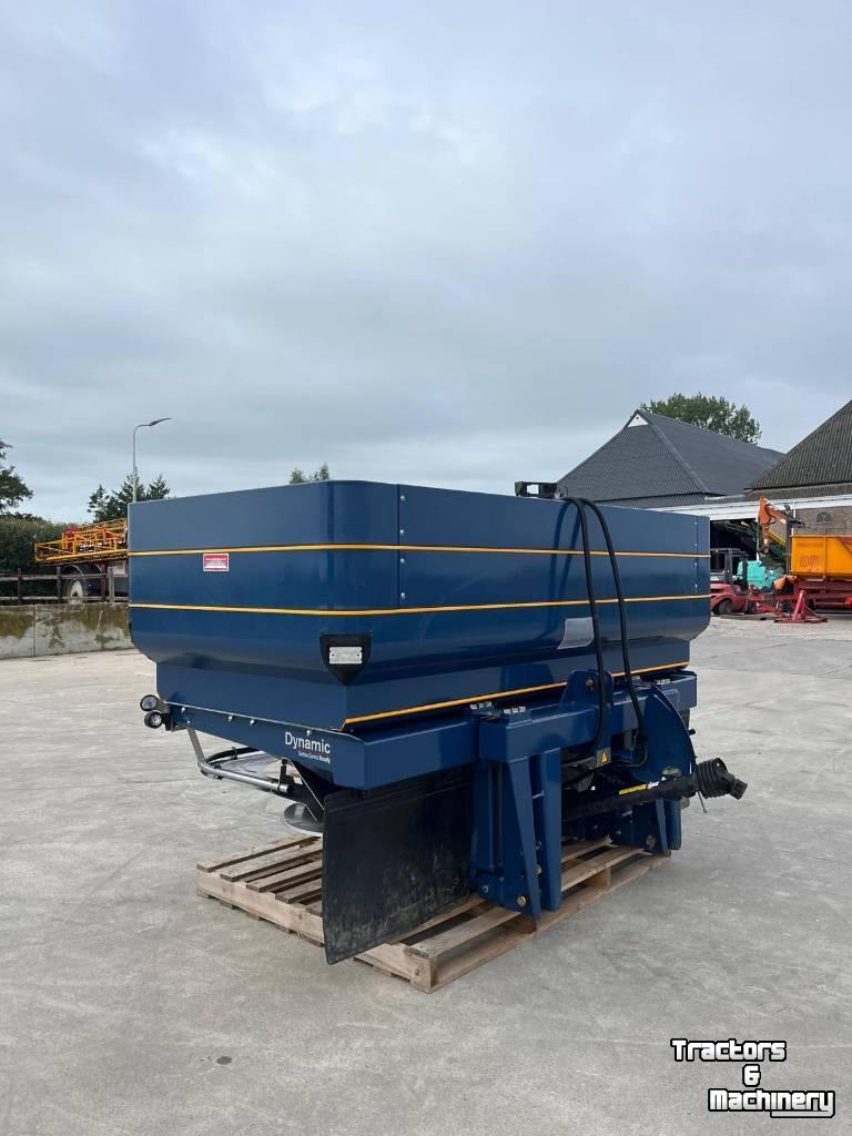 Fertilizer spreader Bogballe M2W D Kunstmeststrooier