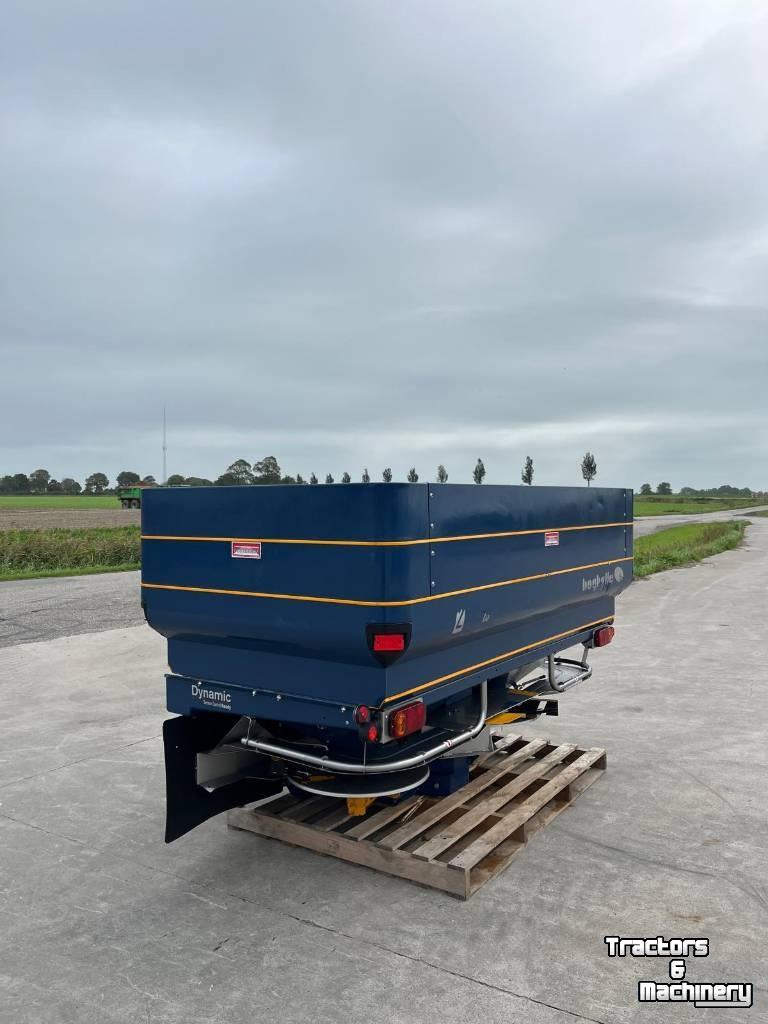 Fertilizer spreader Bogballe M2W D Kunstmeststrooier