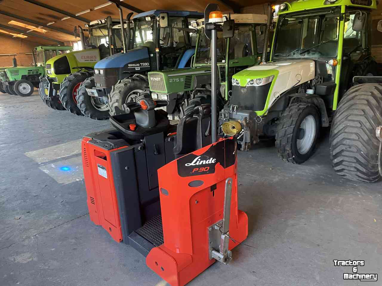 Other transport and industrial equipment and accessories Linde P30 Terminal tractor electric