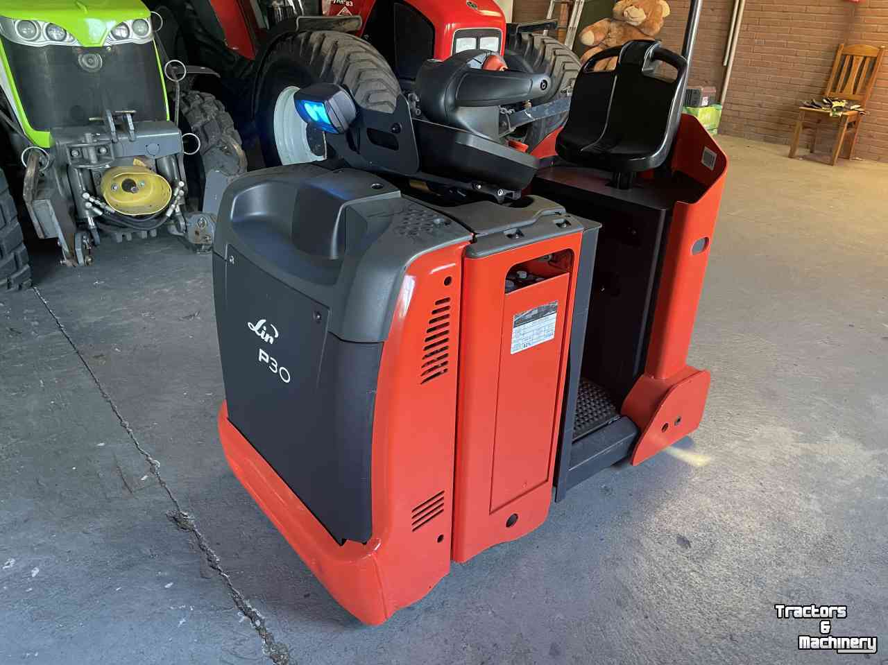 Other transport and industrial equipment and accessories Linde P30 Terminal tractor electric
