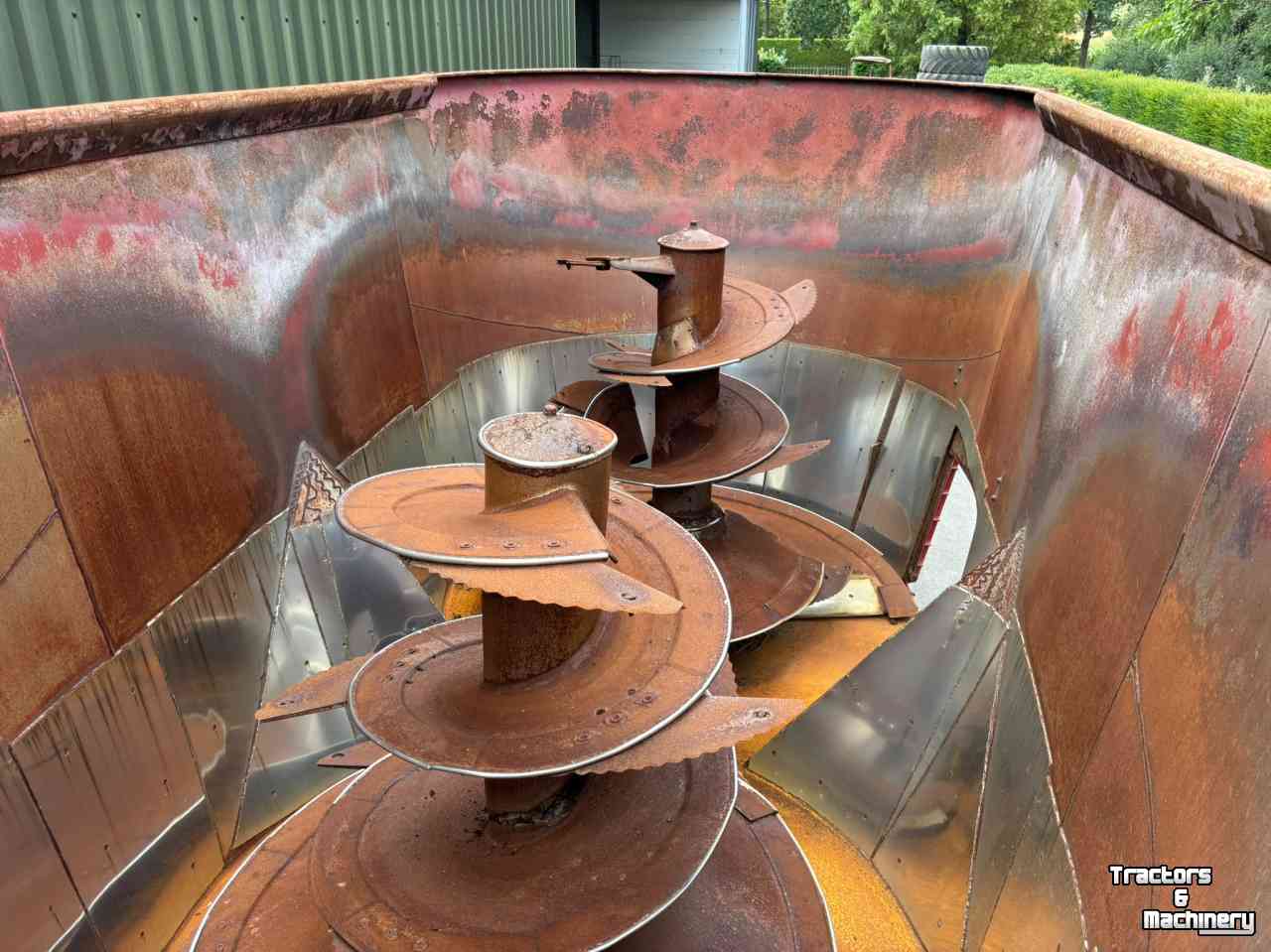 Vertical feed mixer RMH Mixell 26