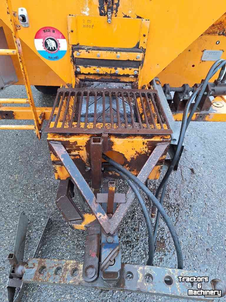 Manure spreader  Mammouth turf / compoststrooier