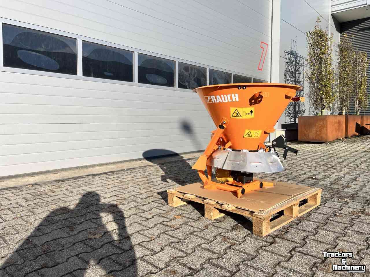 Snow Removal Equipment Rauch SA 121R Zoutstrooier