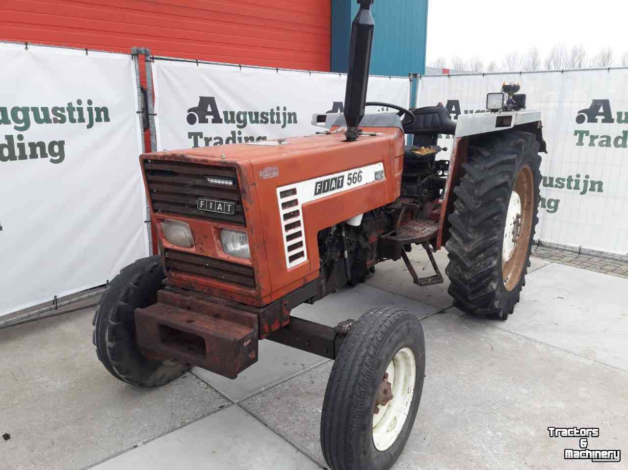 Tractors Fiat 566