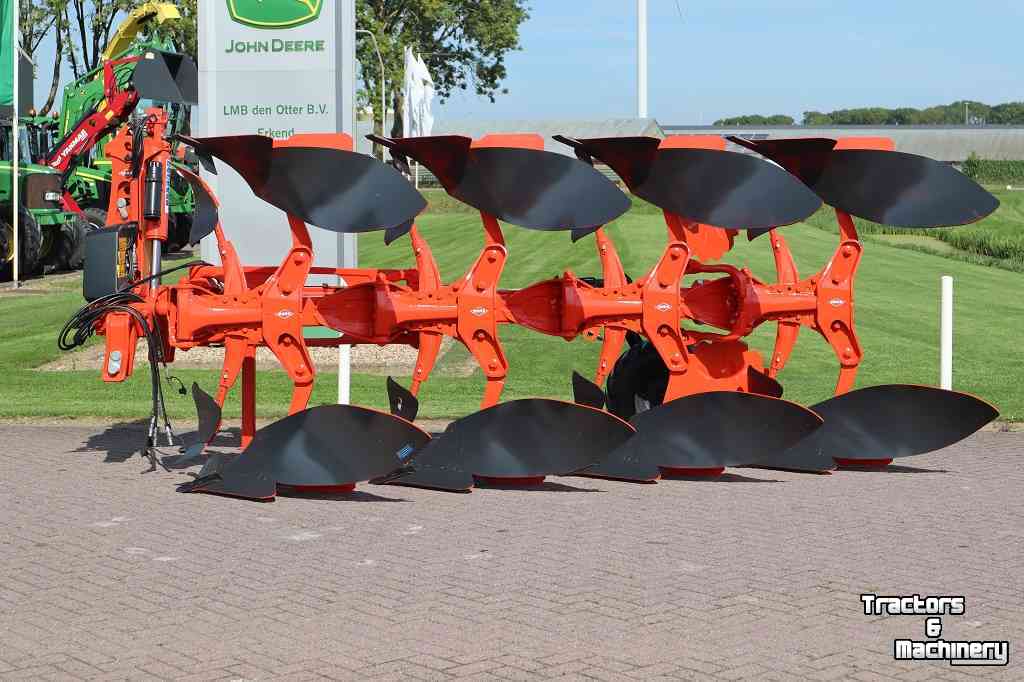 Ploughs Kuhn VARIMASTER L ON LAND
