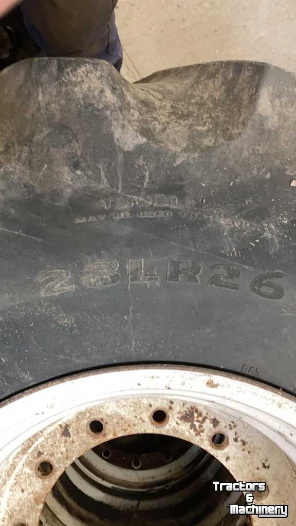 Wheels, Tyres, Rims & Dual spacers Good Year 28LR26