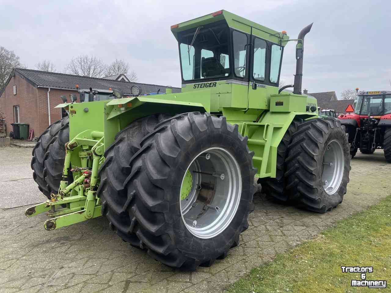 Tractor Steiger Panther III ST-325 Caterpillar 14.6 ltr. 6 cil.turbo 325pk