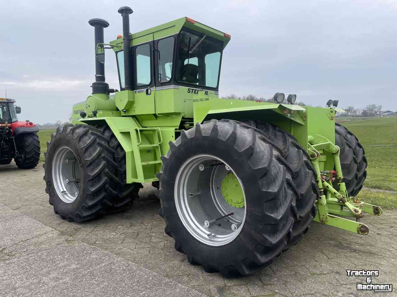 Tractor Steiger Panther III ST-325 Caterpillar 14.6 ltr. 6 cil.turbo 325pk